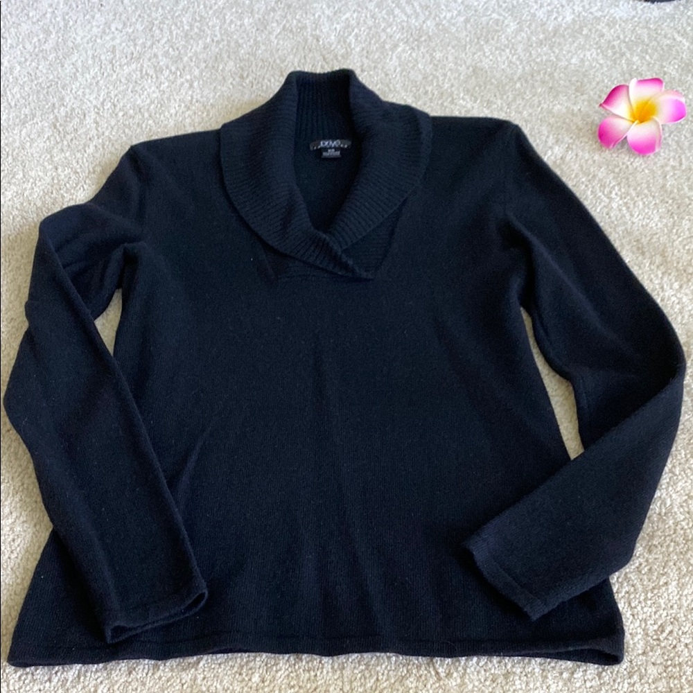 Black Cashmere V-neck collar Sweater, XS